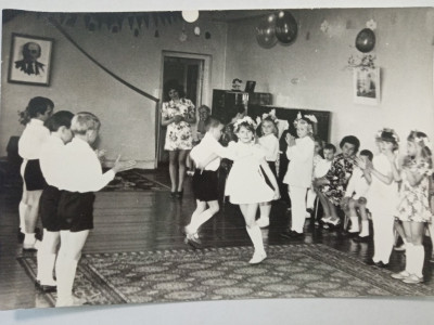 Детский сад п. Бабынино. Проведение праздника 1 мая 1988 года.